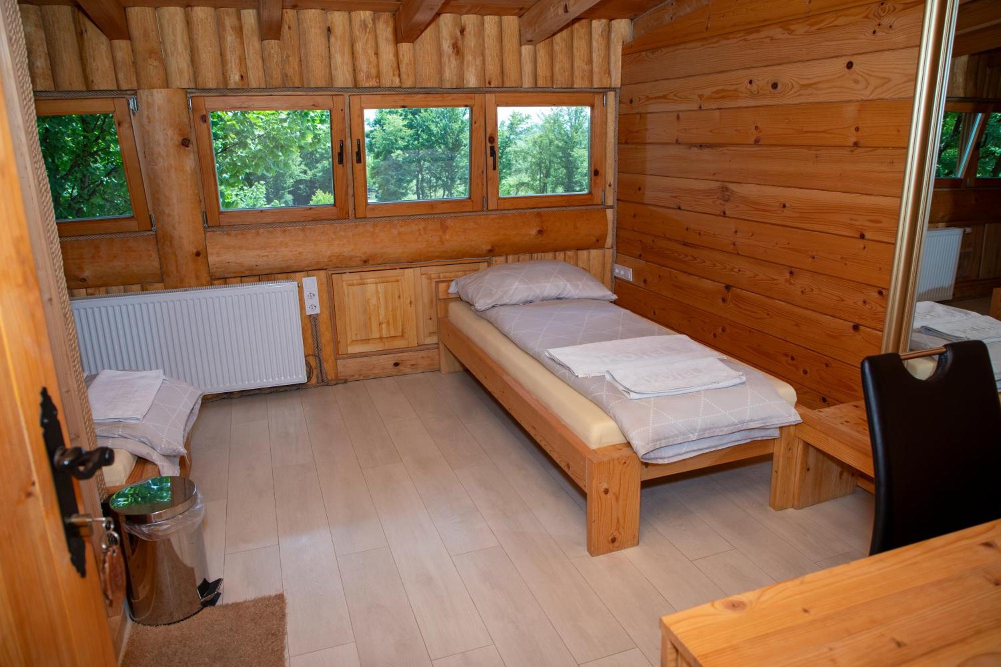 Guest House Mala Prica Zivinice Exterior foto